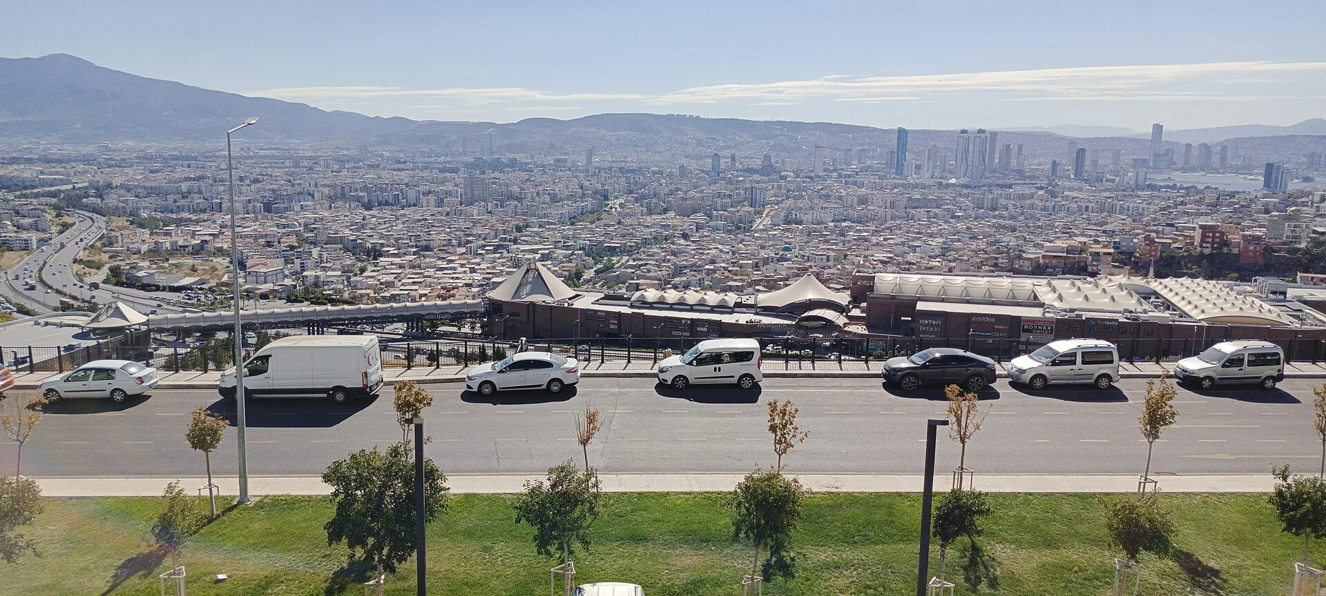 Exterior view of İzmir Şehir Hastanesi